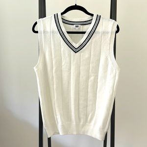 UNIQLO men’s sweater vest size small